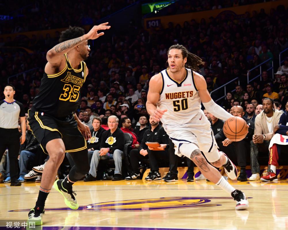 施深受各界 施深受各界